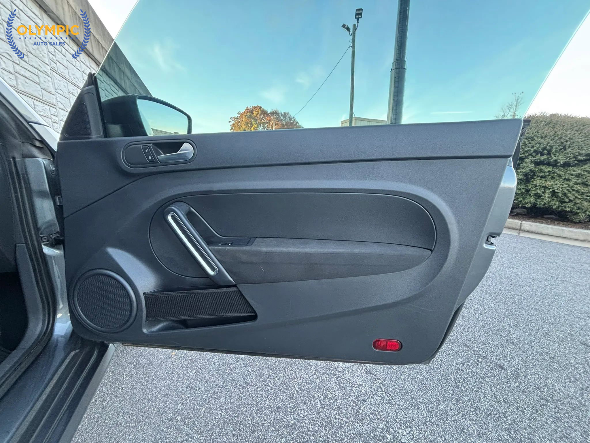 Used 2014 Volkswagen Beetle 1.8T image 25