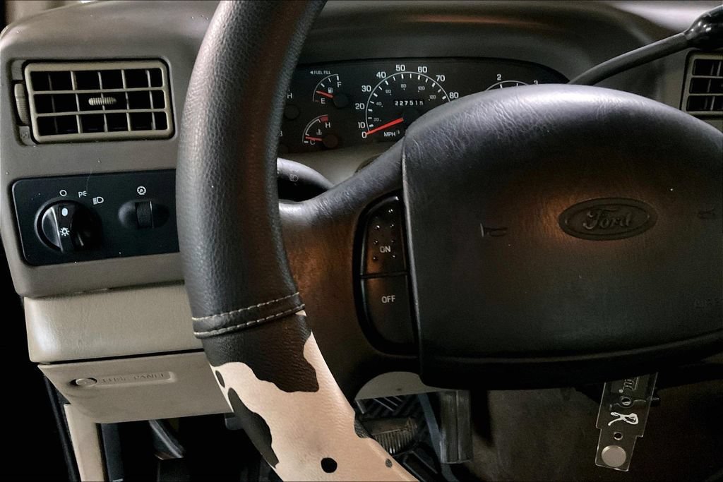 Used 2001 Ford F250 Lariat RWD image 5