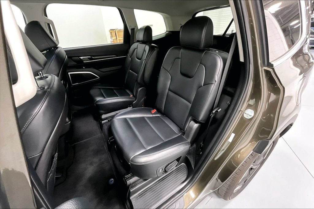 Used 2025 Kia Telluride S FWD image 31
