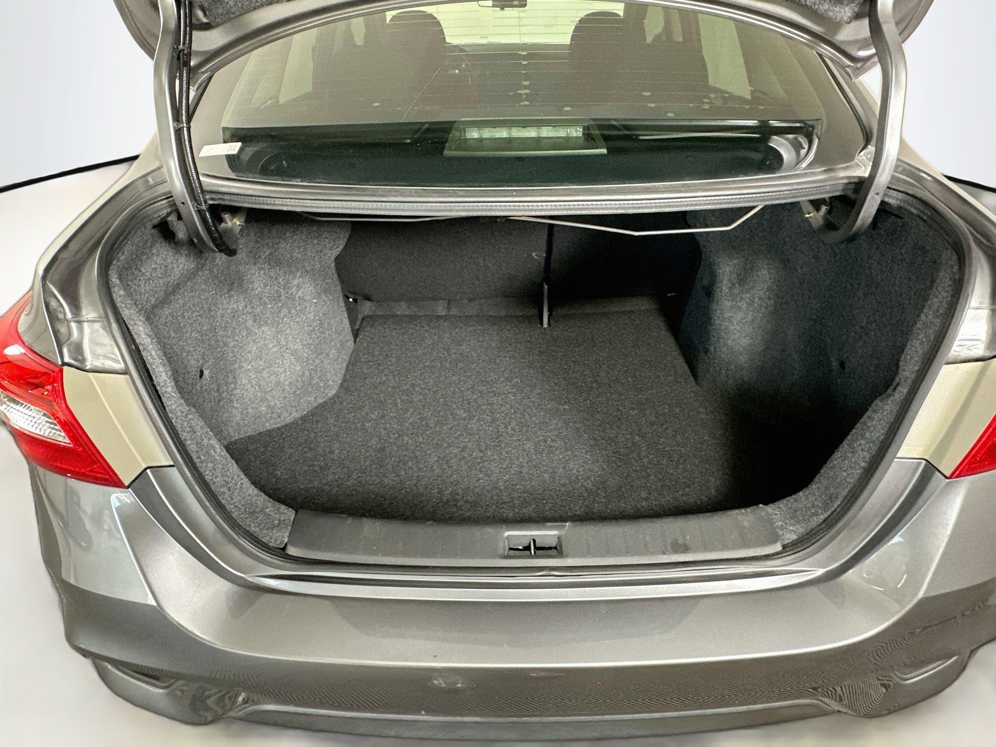 Used 2019 Nissan Sentra S FWD image 27