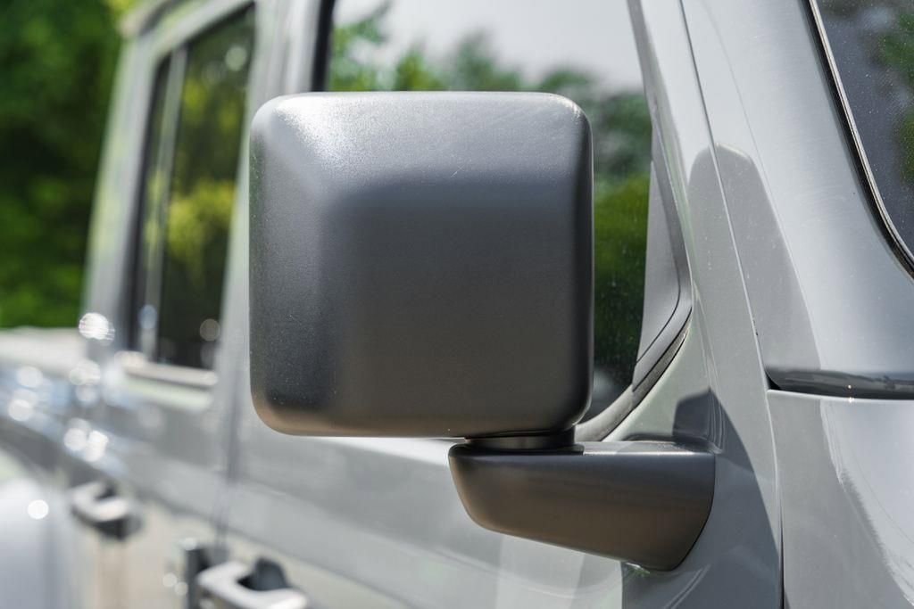 New 2025 Jeep Gladiator Sport AWD/4WD image 17