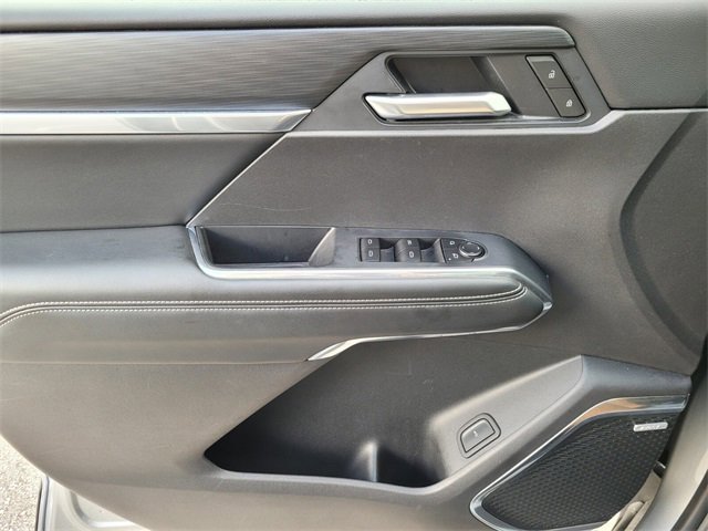 Used 2025 GMC Acadia Elevation image 31