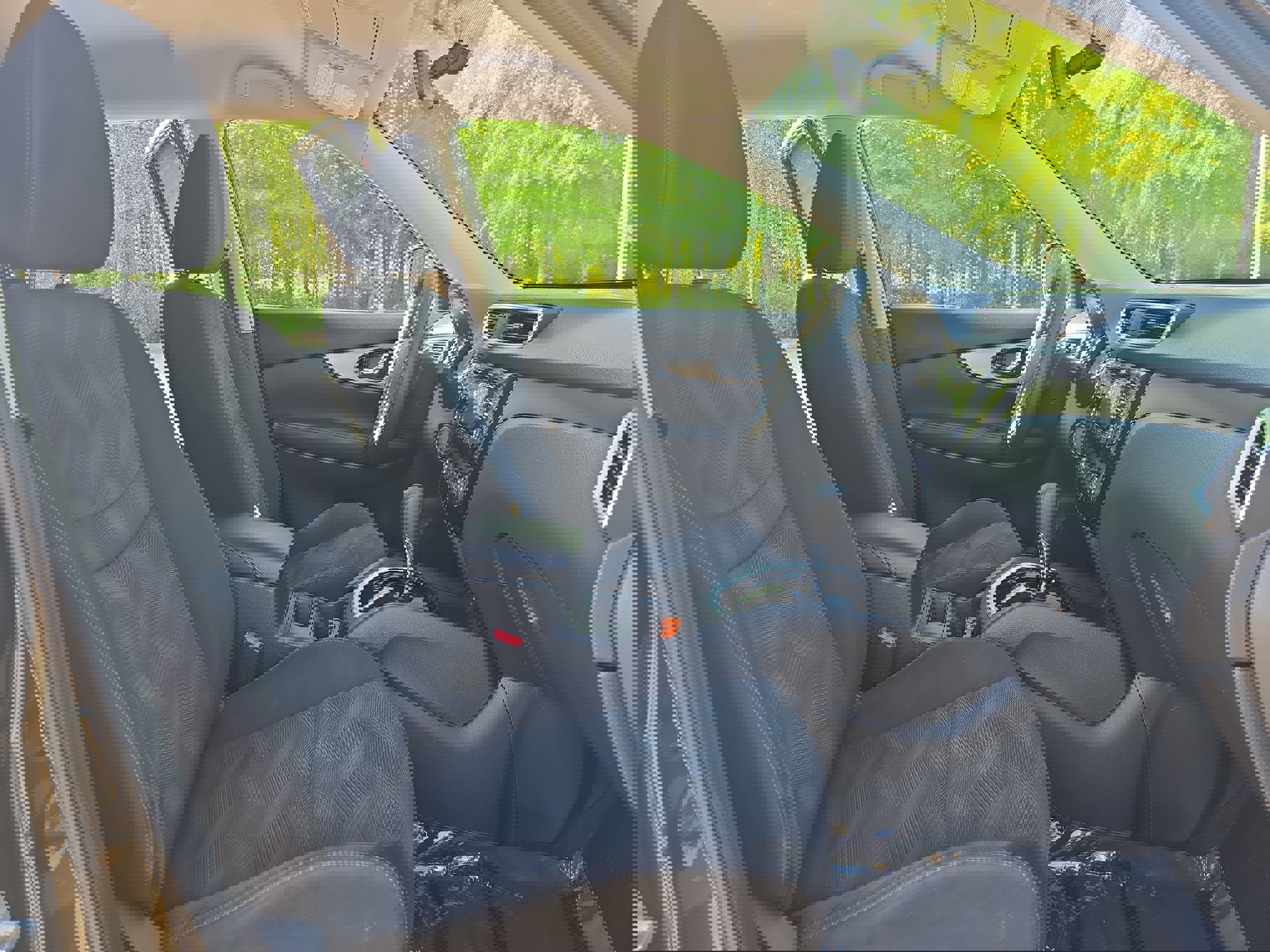 Used 2015 Nissan Rogue SV image 10