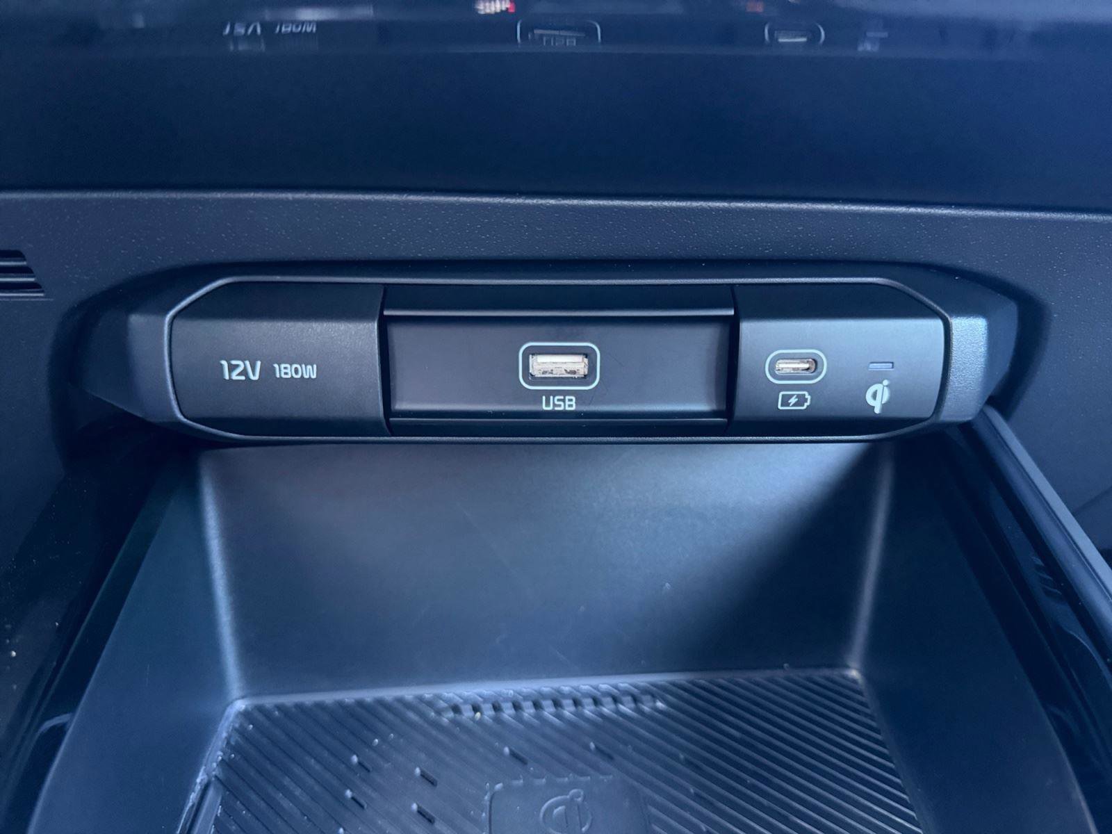 Certified 2023 Kia Niro EX image 20