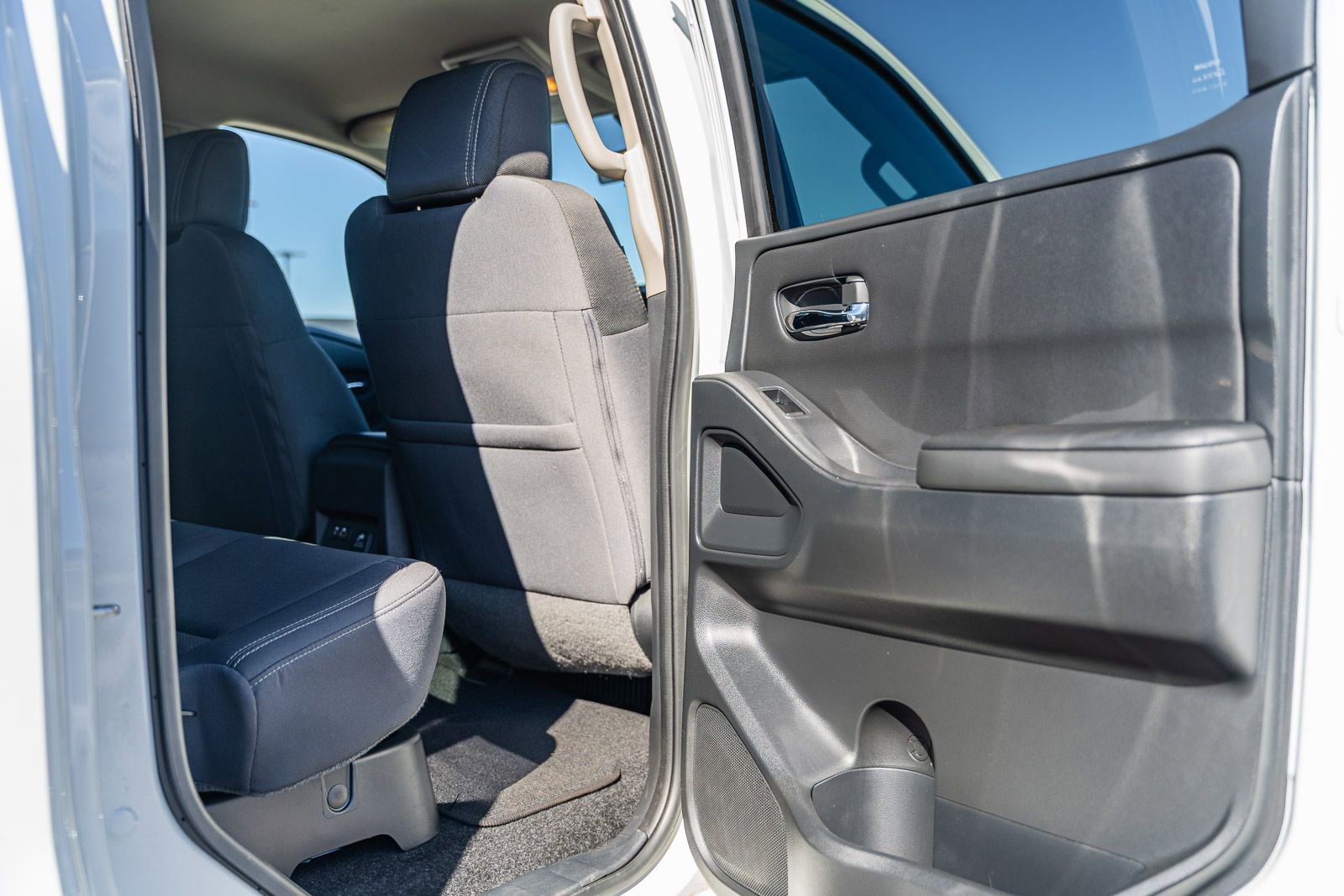 Used 2024 Nissan Frontier SV w/ Technology Package image 13