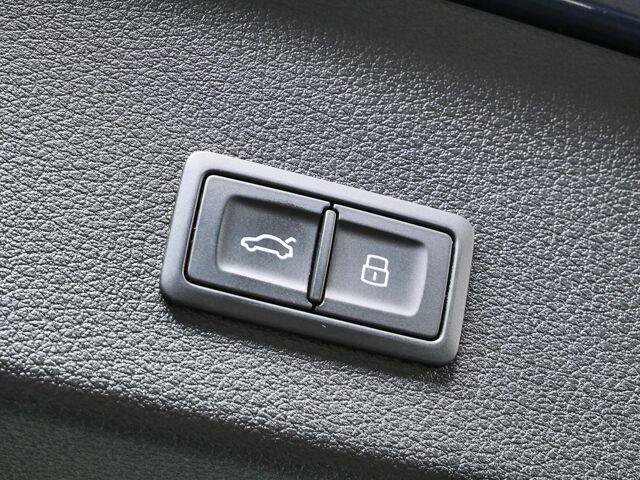 Used 2023 Audi e-tron S Prestige w/ Prestige Package AWD/4WD image 30