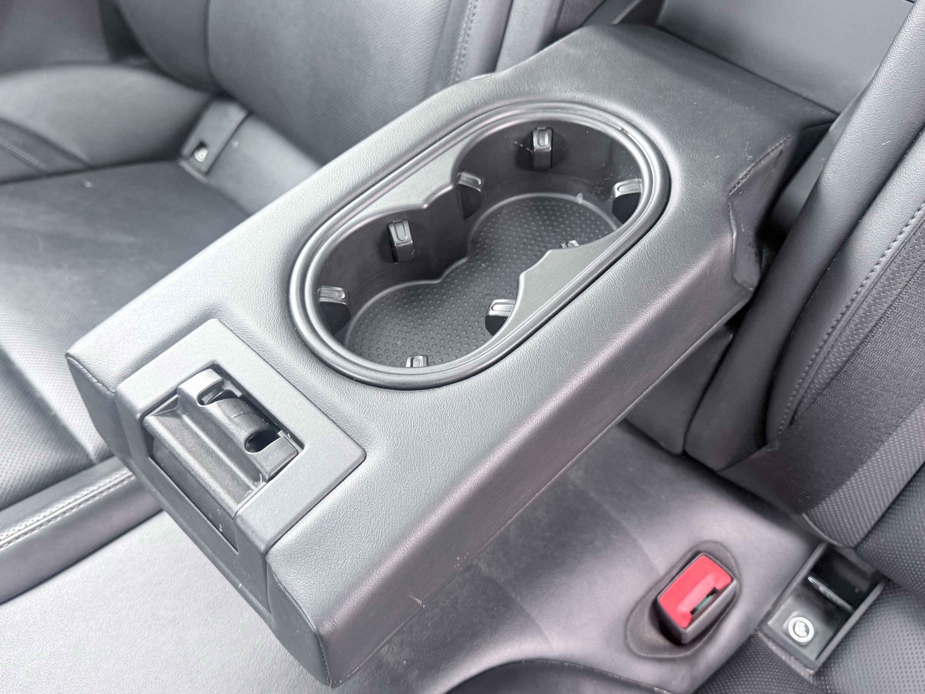 Used 2023 Porsche Taycan image 18