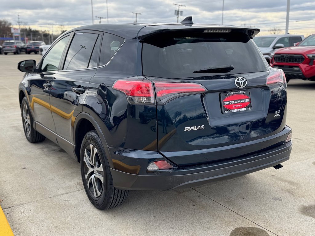 Used 2018 Toyota RAV4 LE image 4