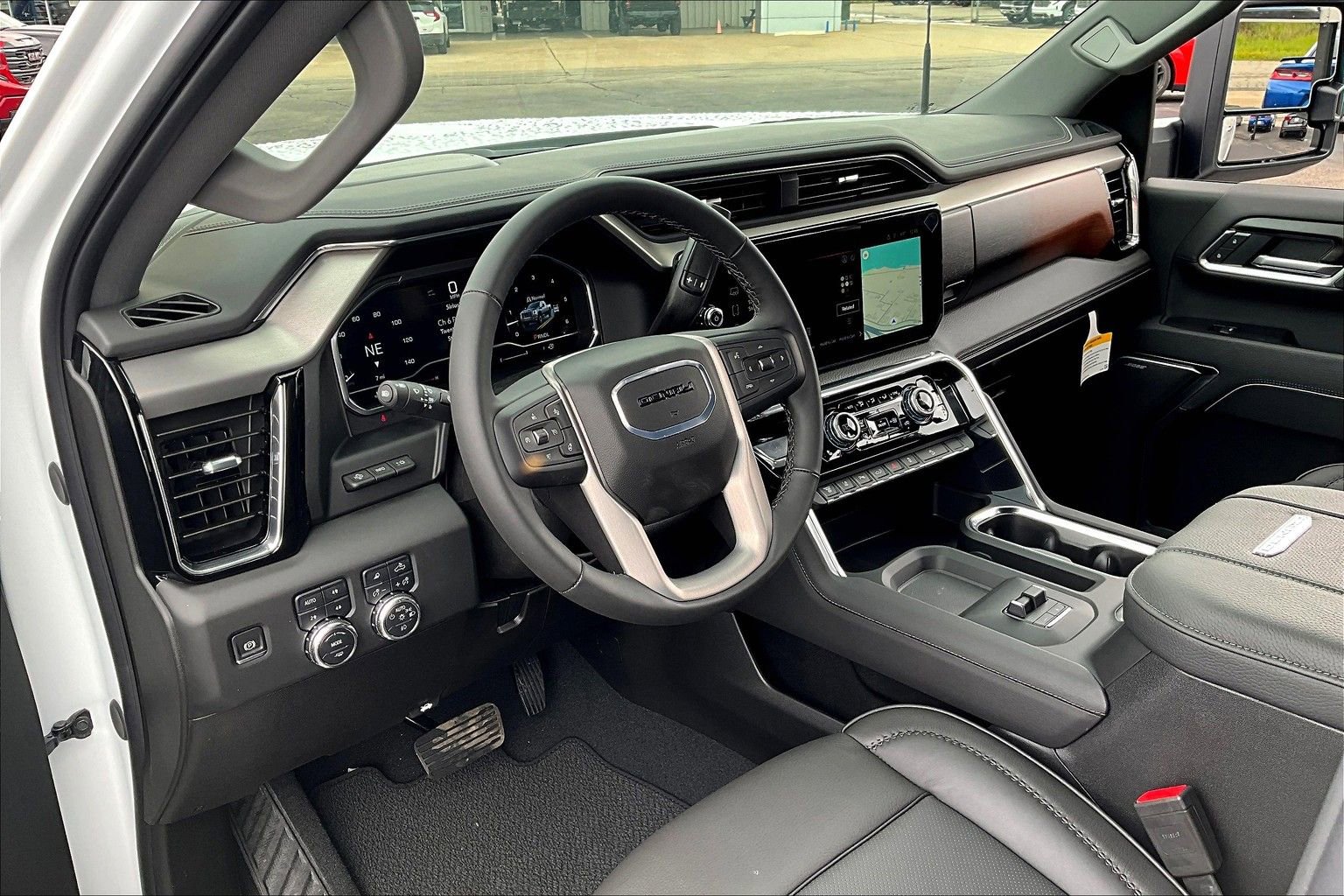 New 2025 GMC Sierra 3500 Denali w/ Denali Reserve Package image 6