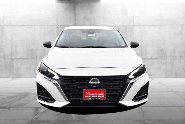 Certified 2025 Nissan Altima 2.5 SV FWD image 4
