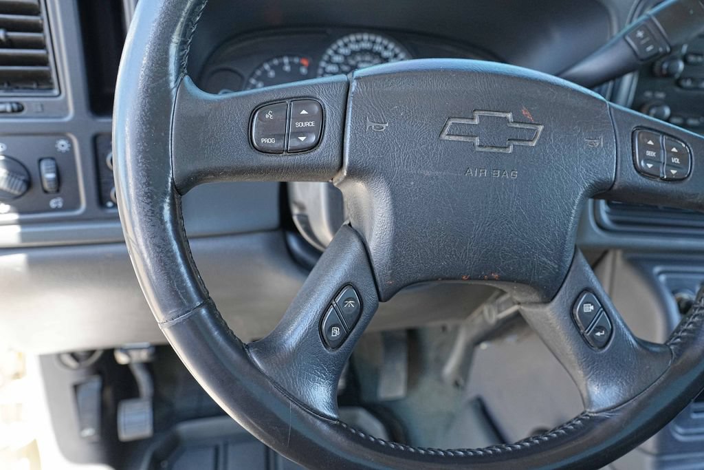 Used 2006 Chevrolet Silverado 2500 W/T w/ Heavy-Duty Power Package AWD/4WD image 22