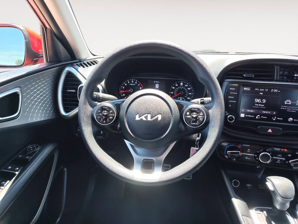 Used 2022 Kia Soul LX w/ Technology Package FWD image 12
