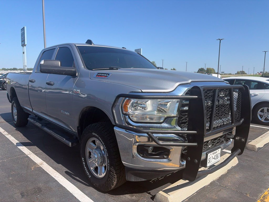 Used 2022 RAM 2500 Tradesman w/ Chrome Appearance Group AWD/4WD image 4