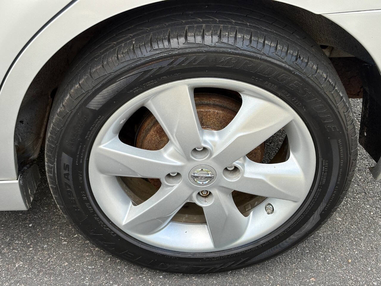 Used 2010 Nissan Versa SL w/ Premium Pkg image 15