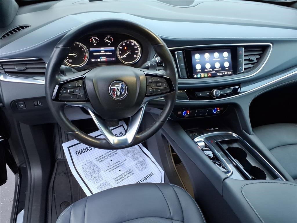 Used 2023 Buick Enclave Essence image 16
