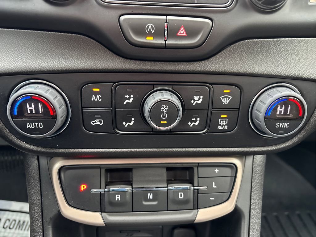 Used 2024 GMC Terrain Denali image 31