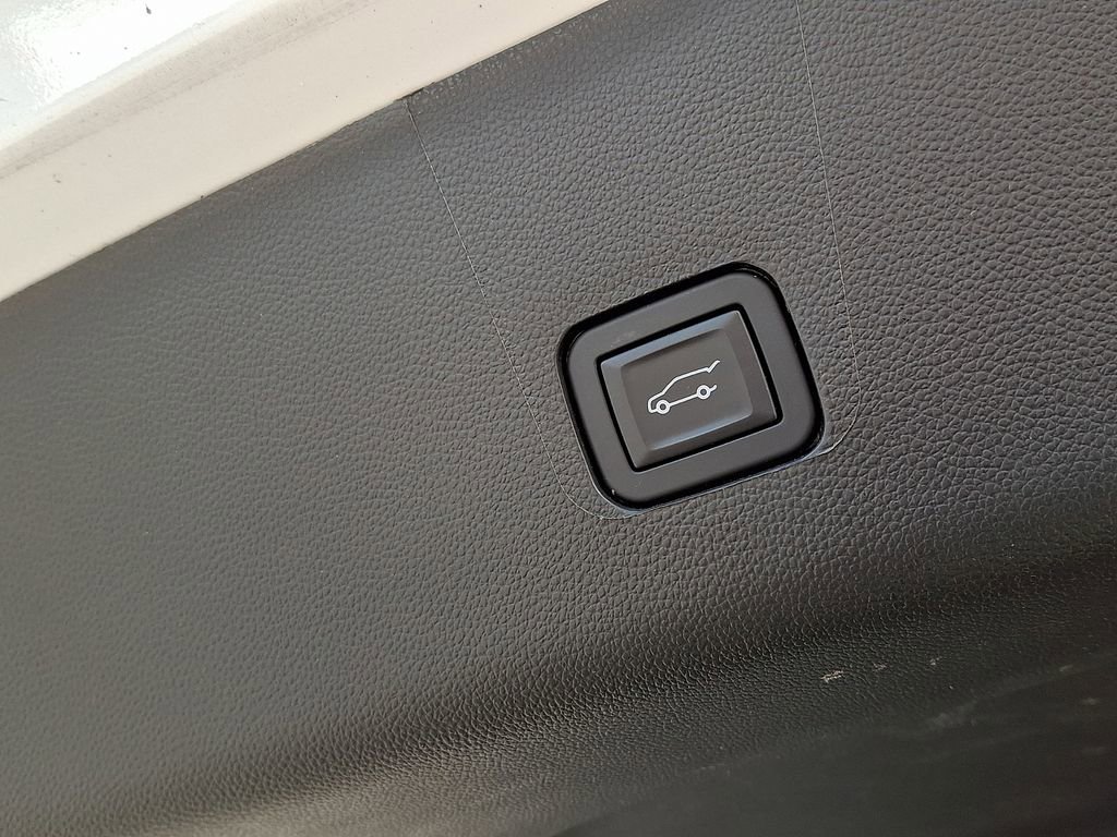 Certified 2024 Chevrolet Traverse LT image 29