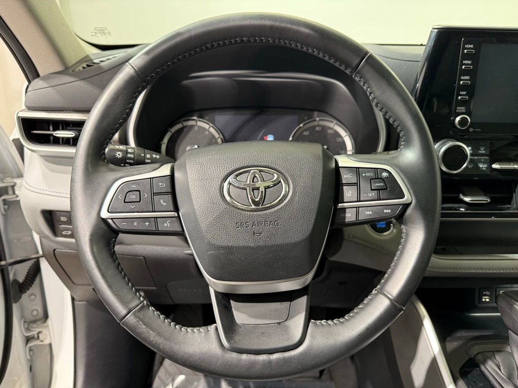 Used 2022 Toyota Highlander XLE image 8
