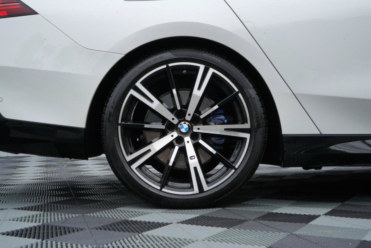 Used 2024 BMW 540i xDrive w/ Executive Package AWD/4WD image 85
