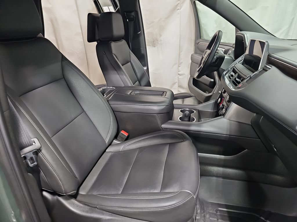 Used 2024 Chevrolet Tahoe Z71 w/ Luxury Package AWD/4WD image 10