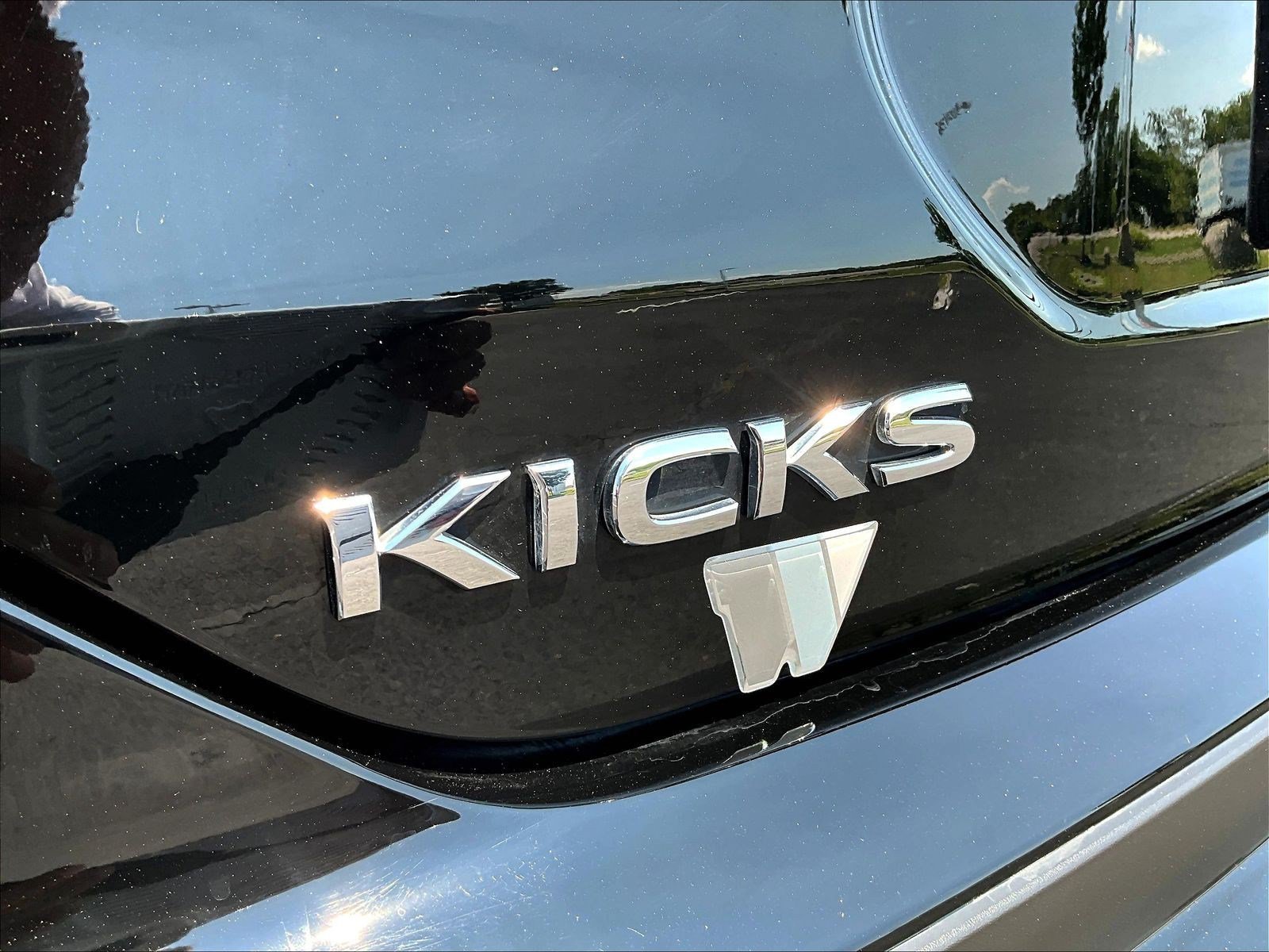 Used 2024 Nissan Kicks SV w/ Interior Electronics Package FWD image 31