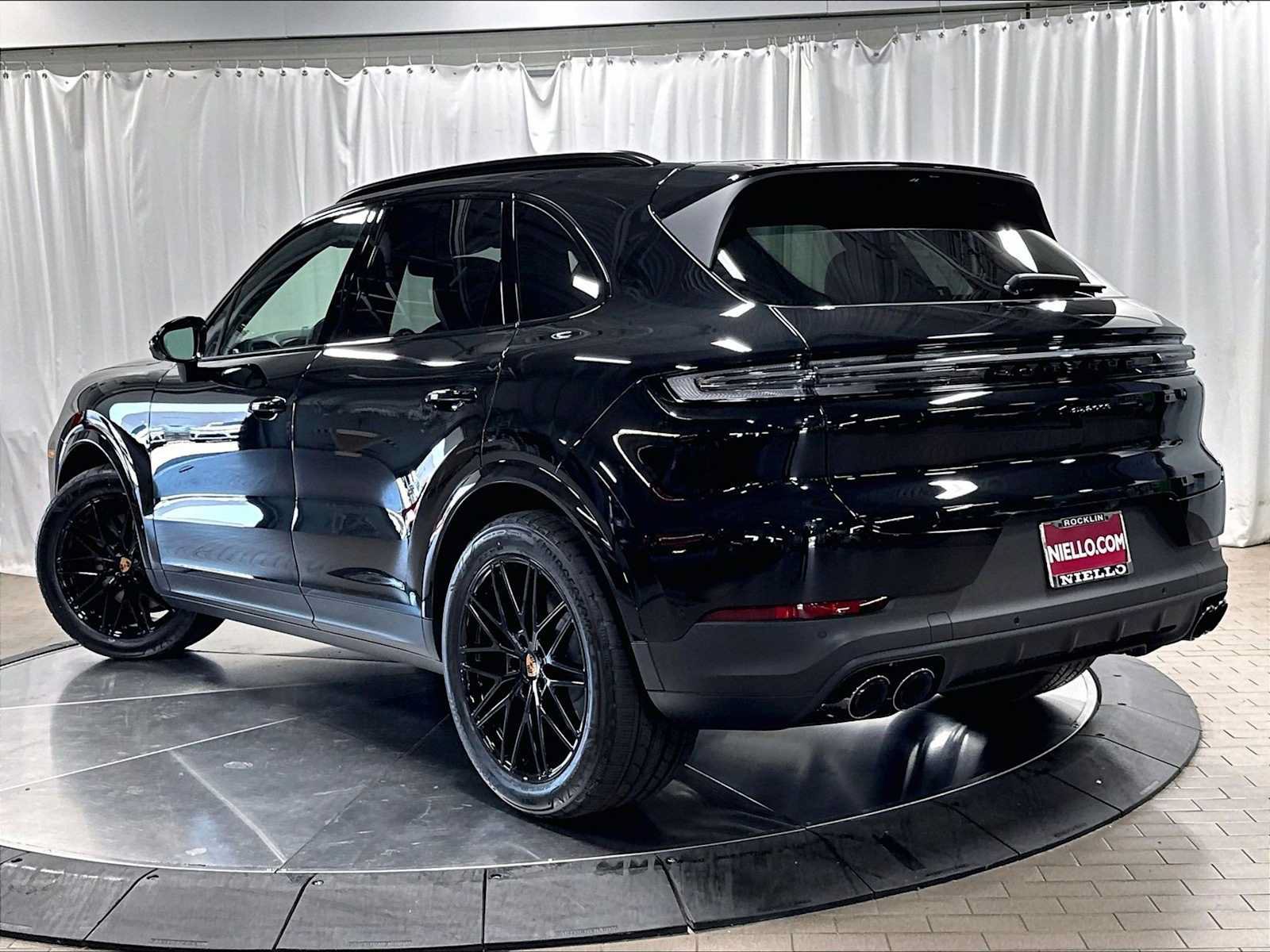 New 2026 Porsche Cayenne S AWD/4WD image 3
