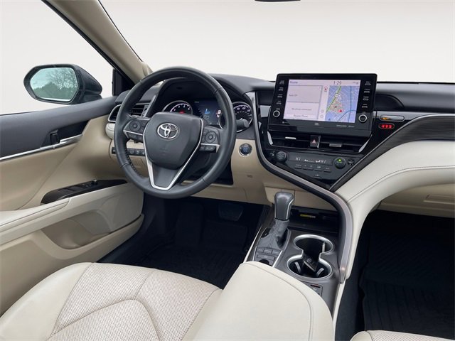 Used 2024 Toyota Camry XLE w/ Navigation Package image 10