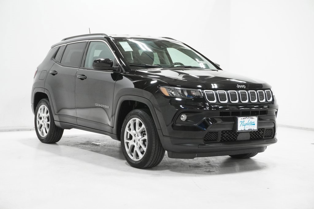 Used 2022 Jeep Compass Latitude image 4