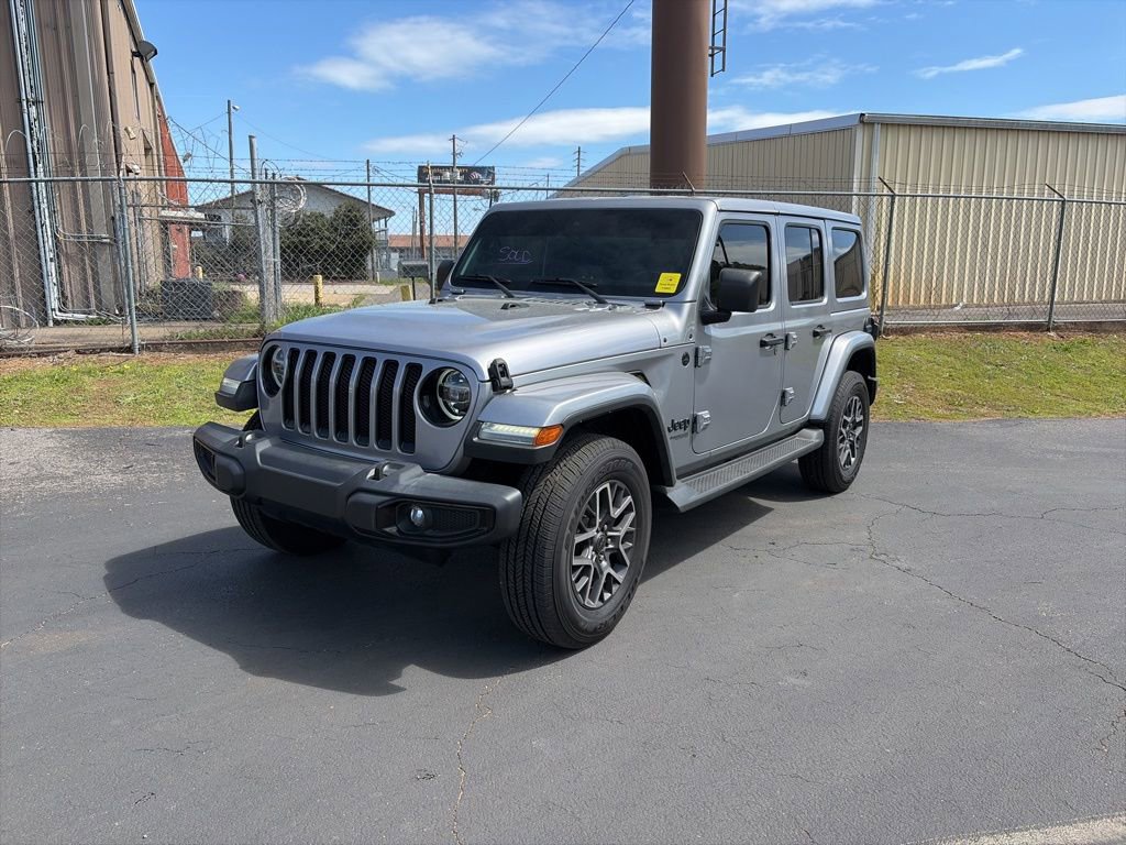 Used 2021 Jeep Wrangler Unlimited Sahara image 3