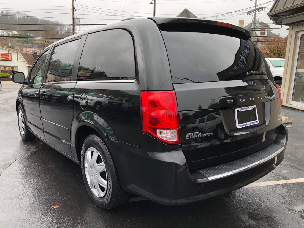 Used 2017 Dodge Grand Caravan SXT image 3