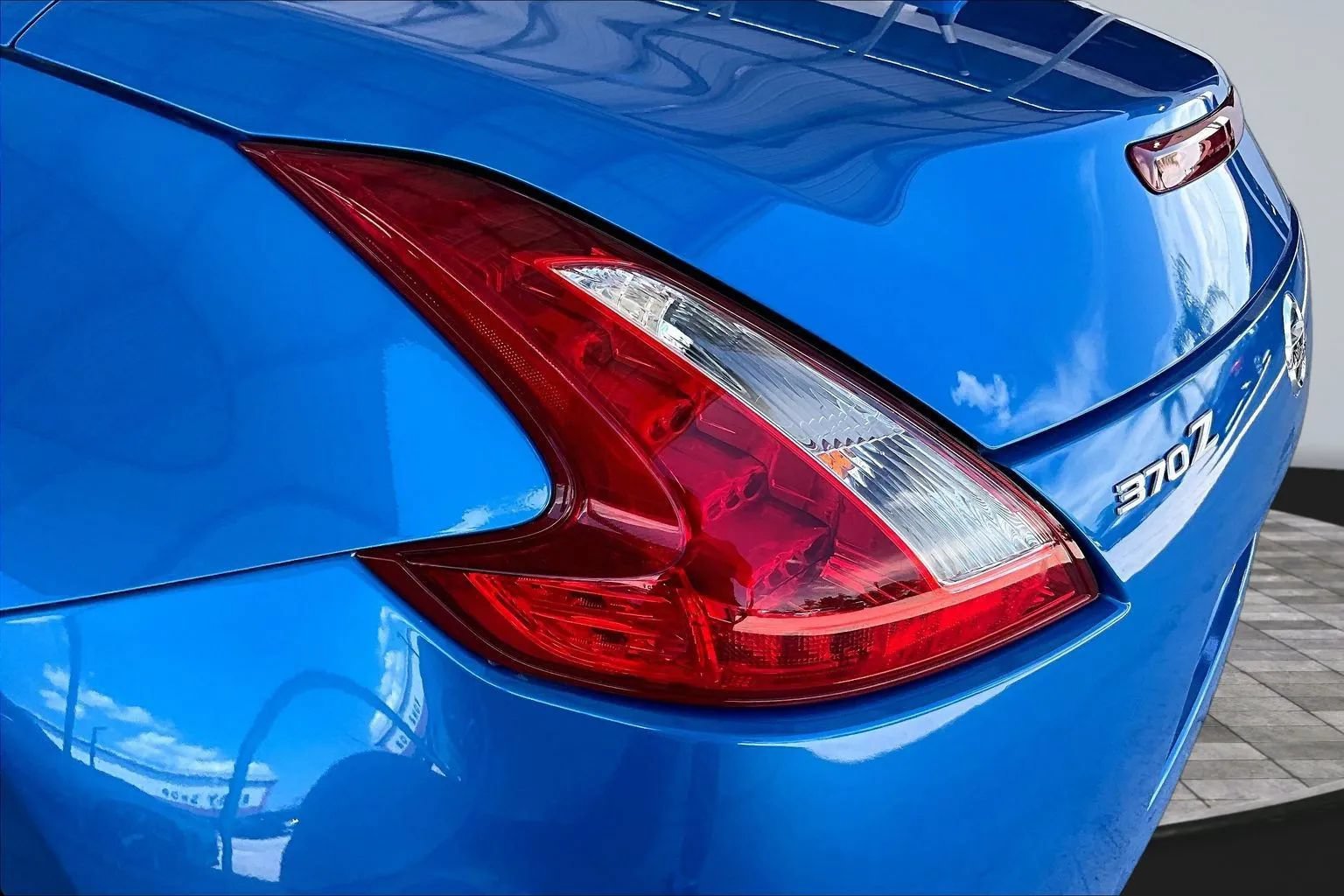 Used 2010 Nissan 370Z Roadster RWD image 18
