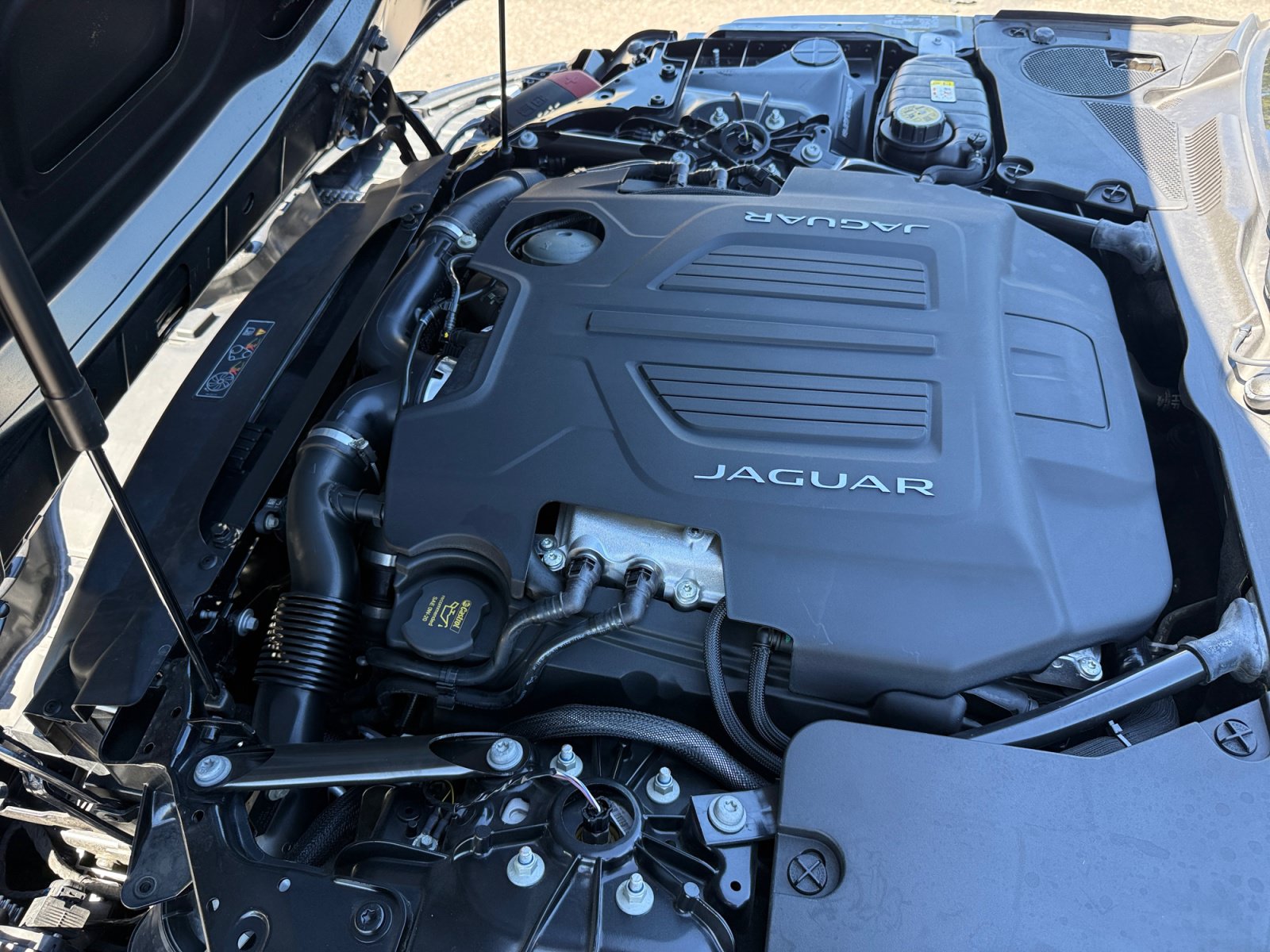 Used 2023 Jaguar F-TYPE R AWD/4WD image 21
