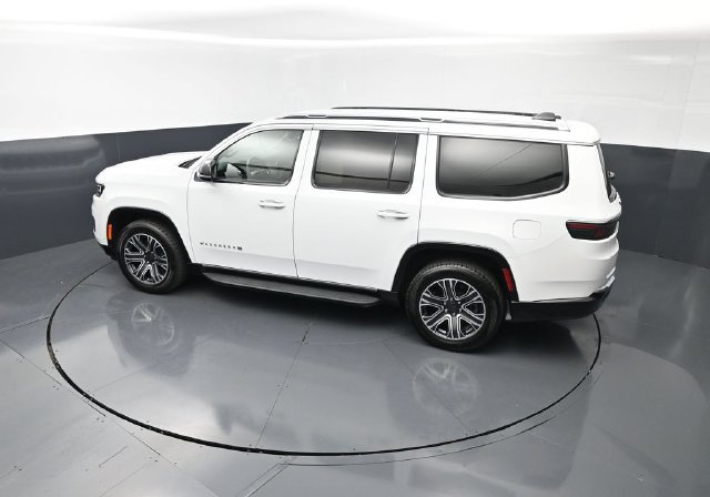 Used 2024 Jeep Wagoneer Series II w/ Flexible Seating Group RWD image 21