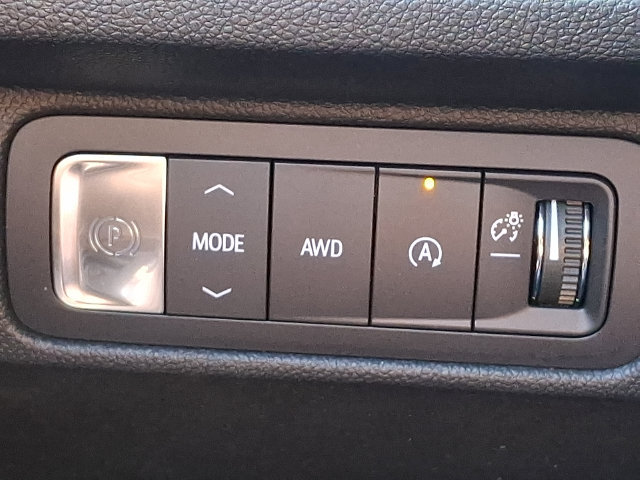 Used 2025 Chevrolet Traverse LT AWD/4WD image 23