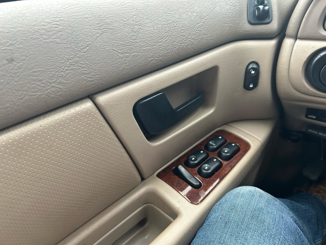 Used 2005 Mercury Sable LS image 23