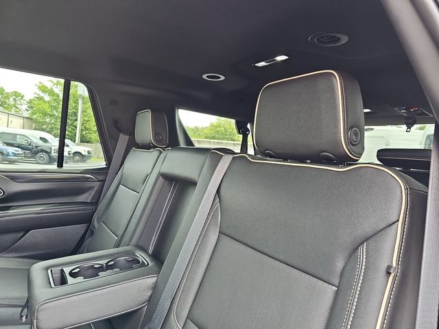 Used 2023 GMC Yukon SLT RWD image 17