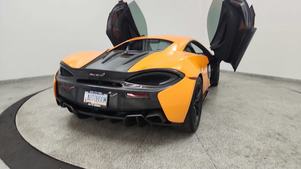 Used 2016 McLaren 570S Coupe RWD image 18