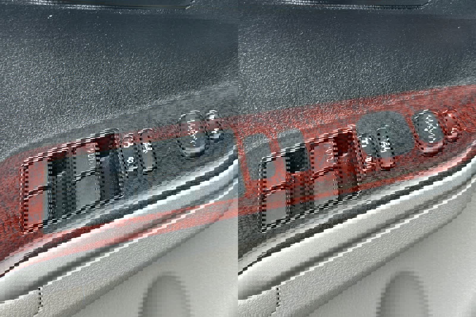 Used 2013 Toyota Camry XLE image 12