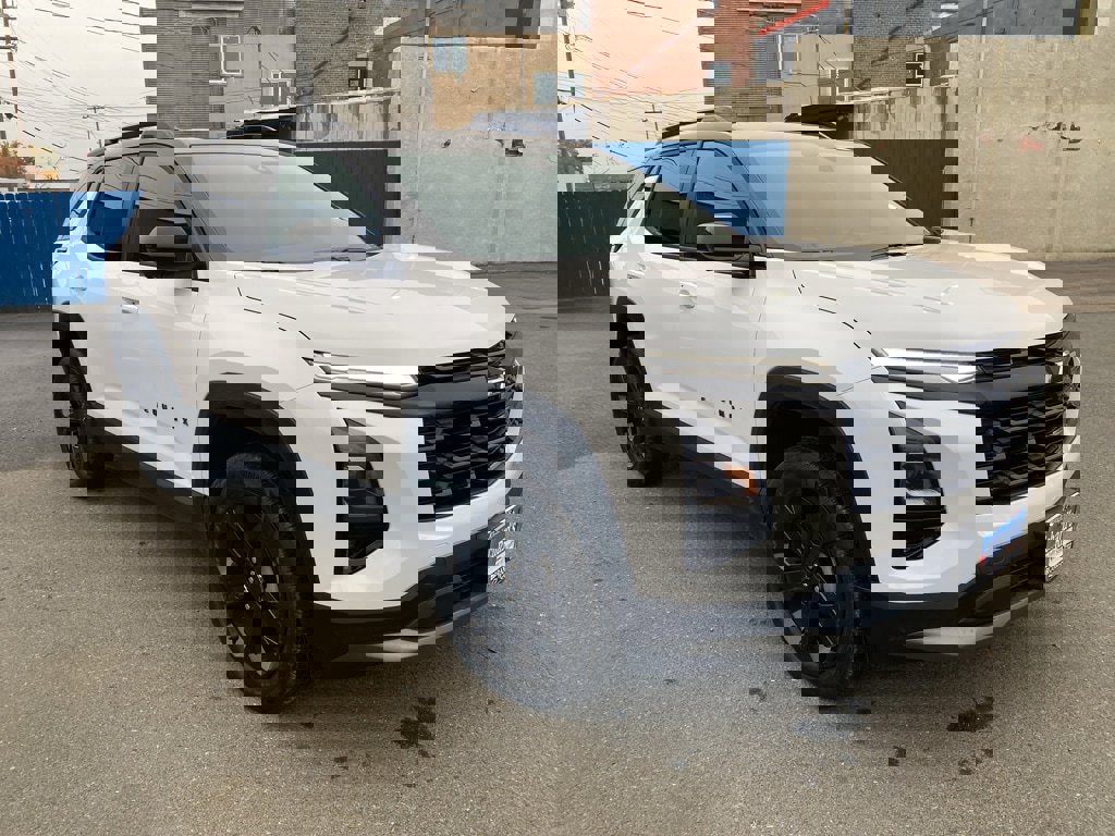 New 2026 Chevrolet Equinox LT w/ Midnight Edition image 6