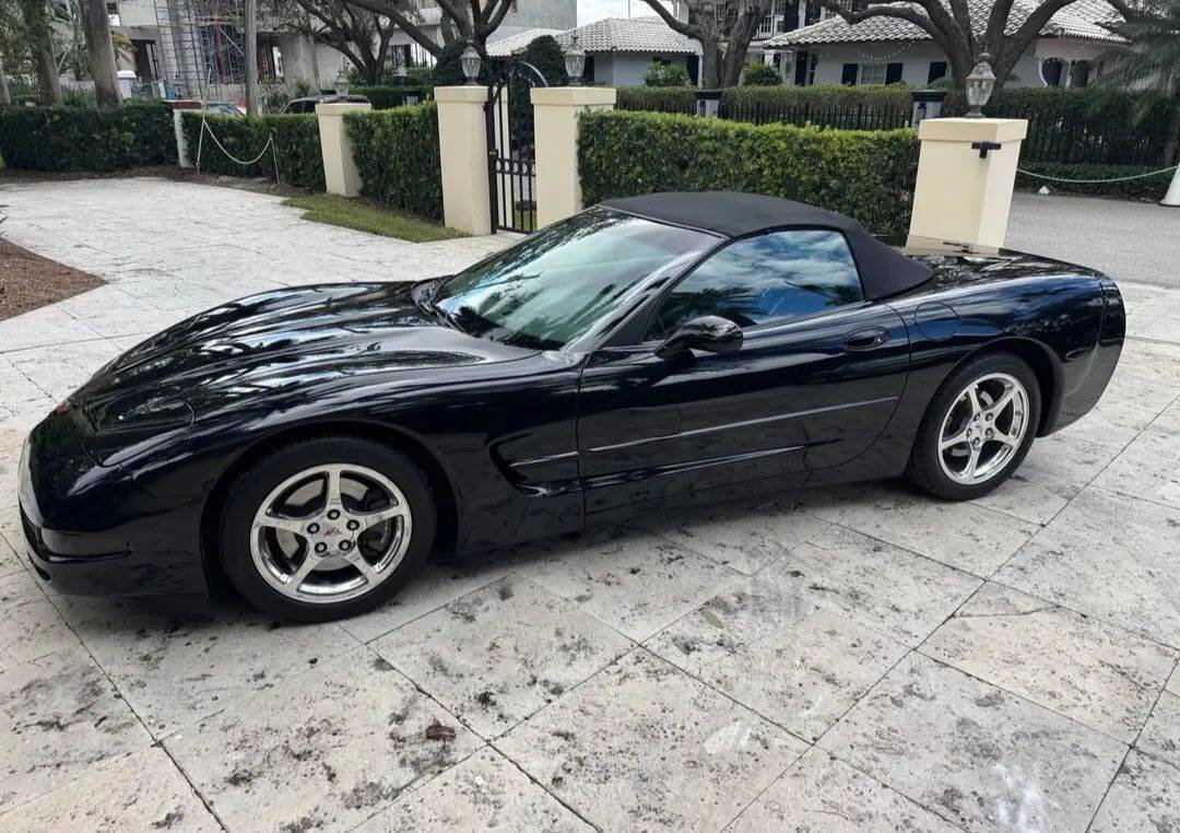 Used 2003 Chevrolet Corvette Convertible w/ Preferred Equipment Group1 image 2