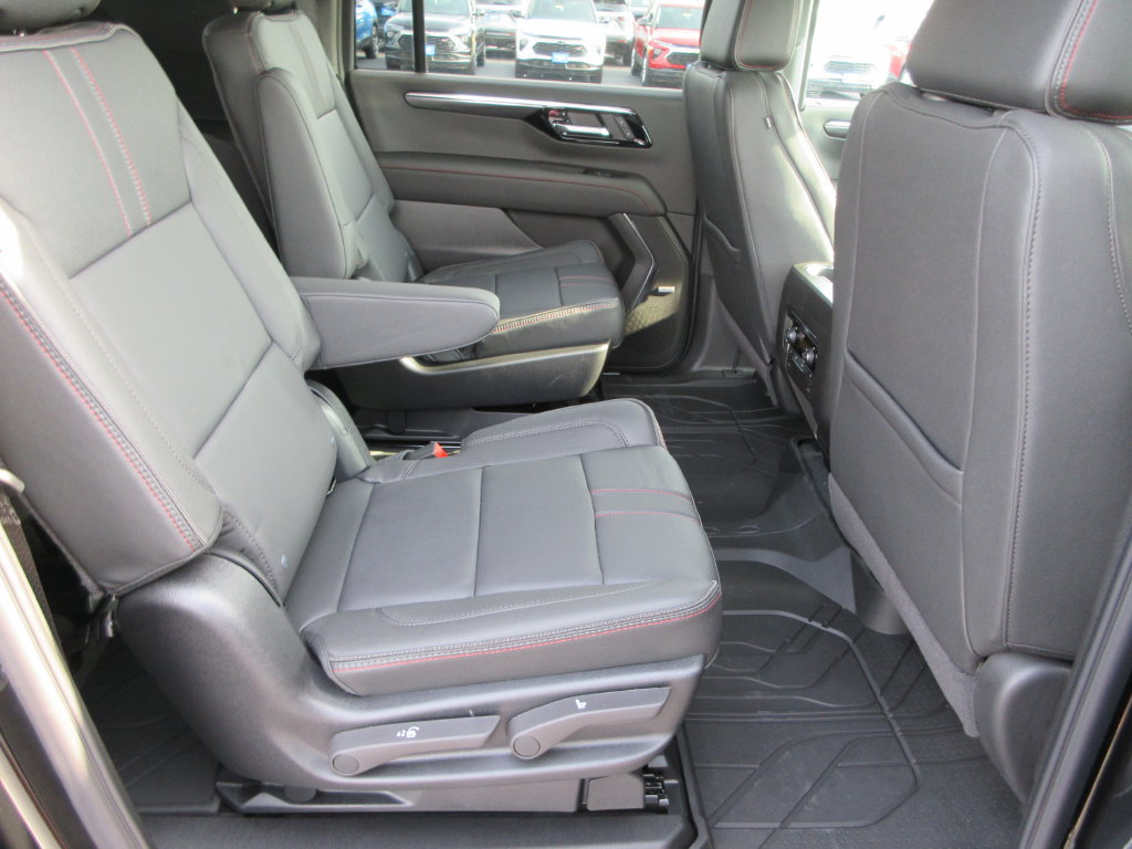 New 2026 Chevrolet Suburban RST w/ Comfort Package AWD/4WD image 19