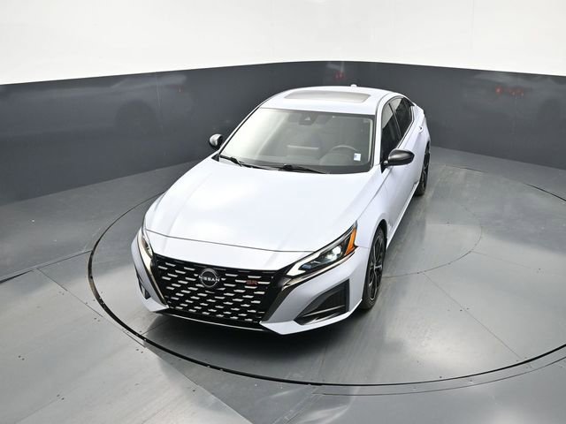 Used 2023 Nissan Altima 2.5 SR w/ SR Premium Package FWD image 26