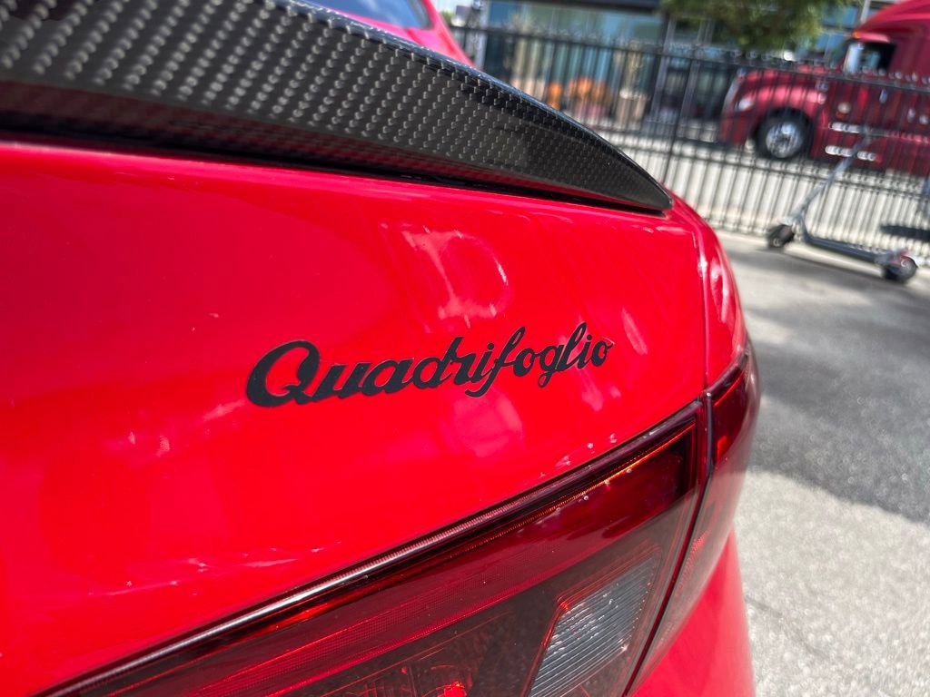 Used 2018 Alfa Romeo Giulia Quadrifoglio w/ Driver Assist Dynamic Package RWD image 13