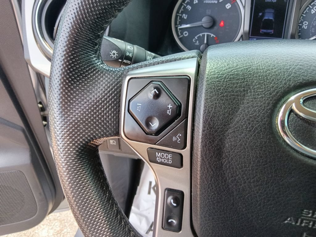 Used 2021 Toyota Tacoma SR5 w/ Technology Package AWD/4WD image 18