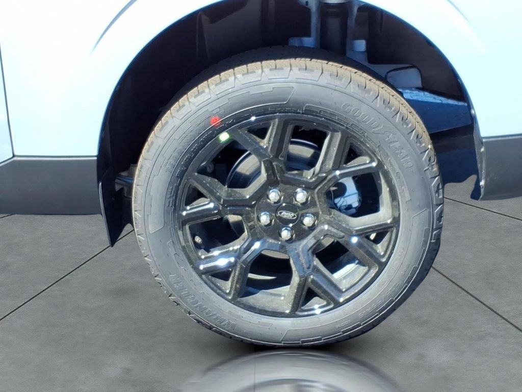 New 2026 Ford Maverick XLT image 4