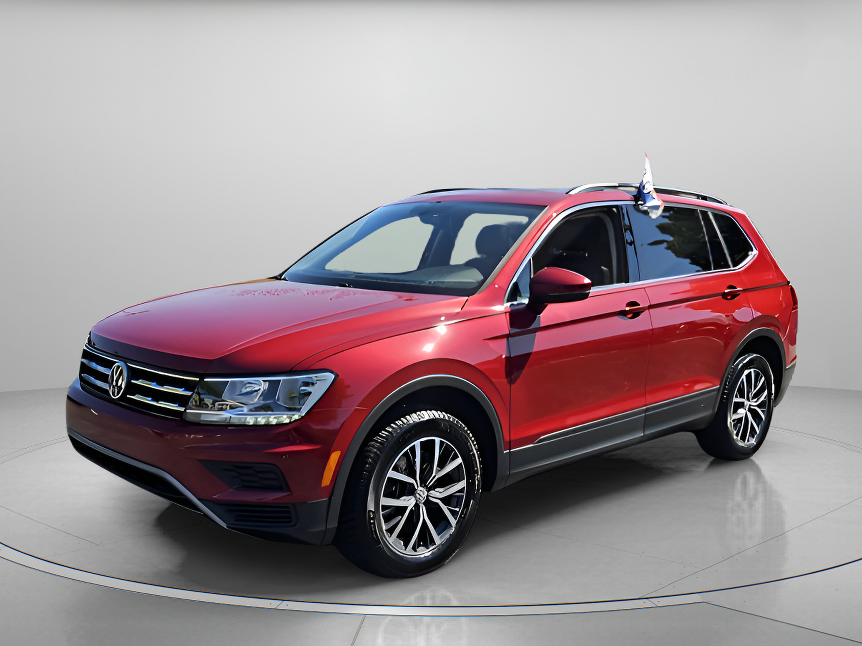 Used 2019 Volkswagen Tiguan SE w/ Panoramic Sunroof Package