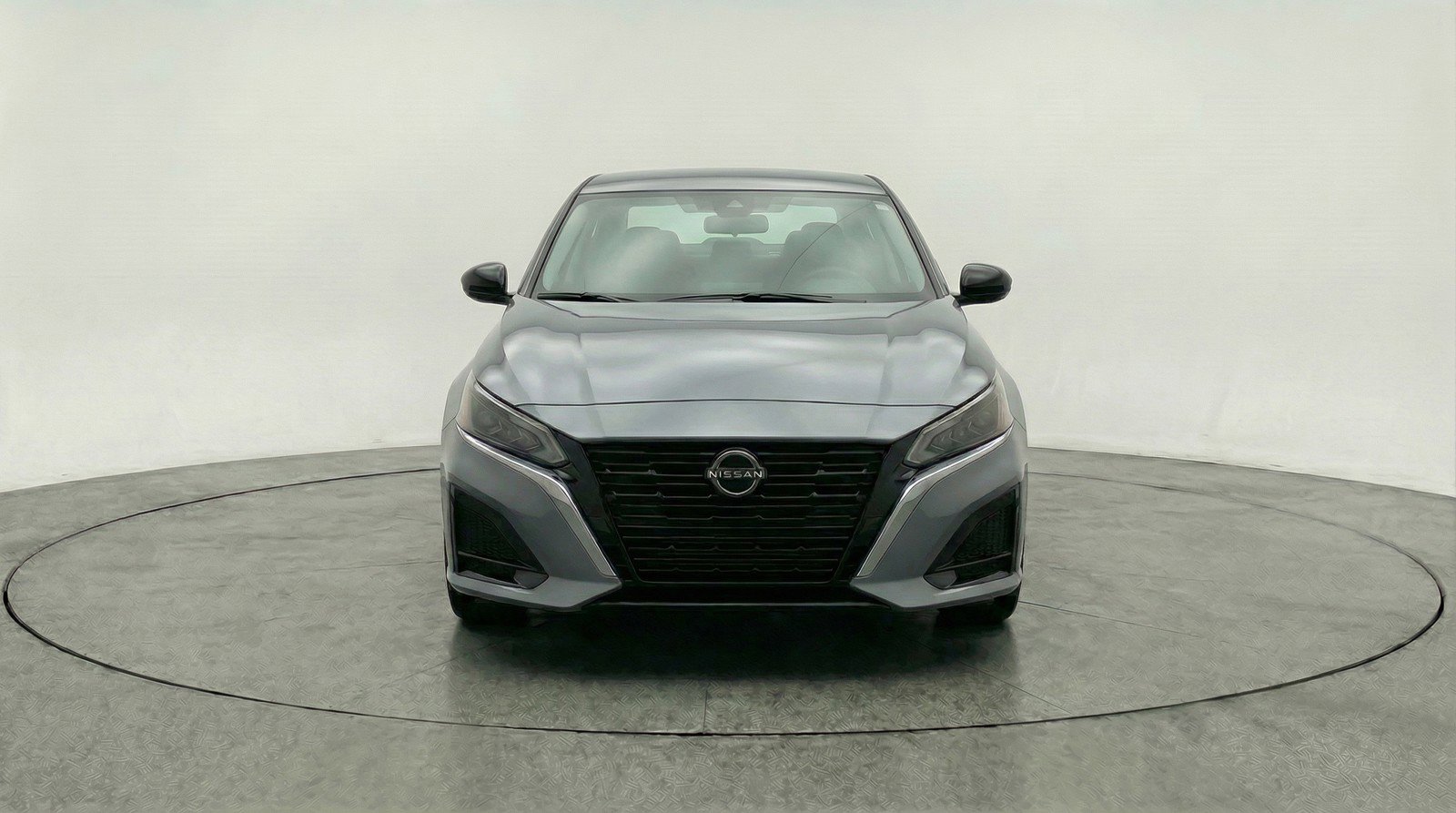 Used 2025 Nissan Altima 2.5 SV image 2