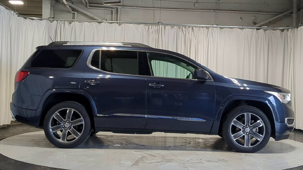 Used 2018 GMC Acadia Denali w/ Technology Package AWD/4WD image 11