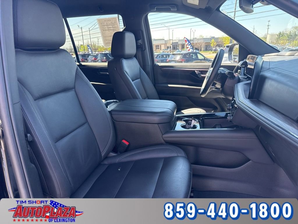 Used 2025 Chevrolet Tahoe Z71 AWD/4WD image 31