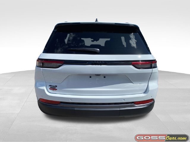 New 2026 Jeep Grand Cherokee Limited w/ Limited Altitude Package AWD/4WD image 4